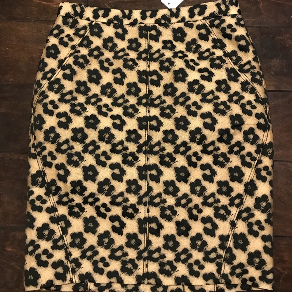 NWT Ann Taylor Leopard Skirt (Sz 0P)